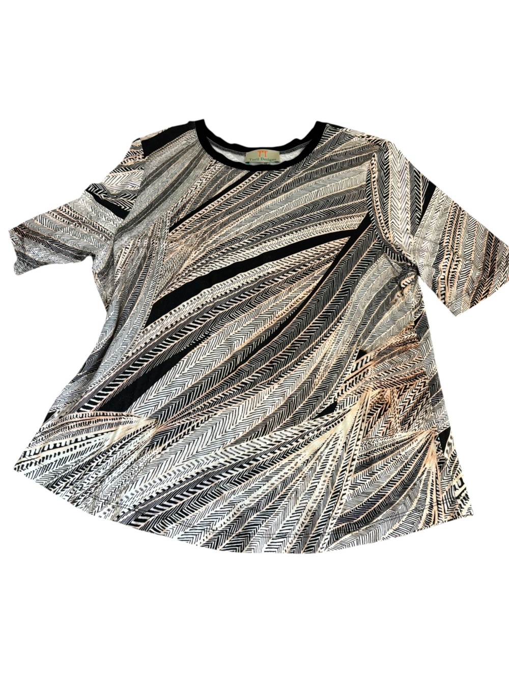 Black and Cream Short Sleeve Patterned Tee - Picture 2 of 5